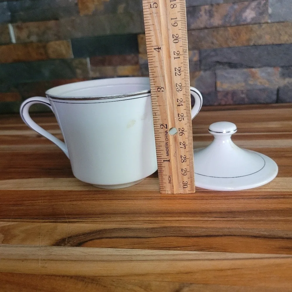 Four‎ Crown China Sugar Bowl Essex White Silver Trim Lid Round 4.5